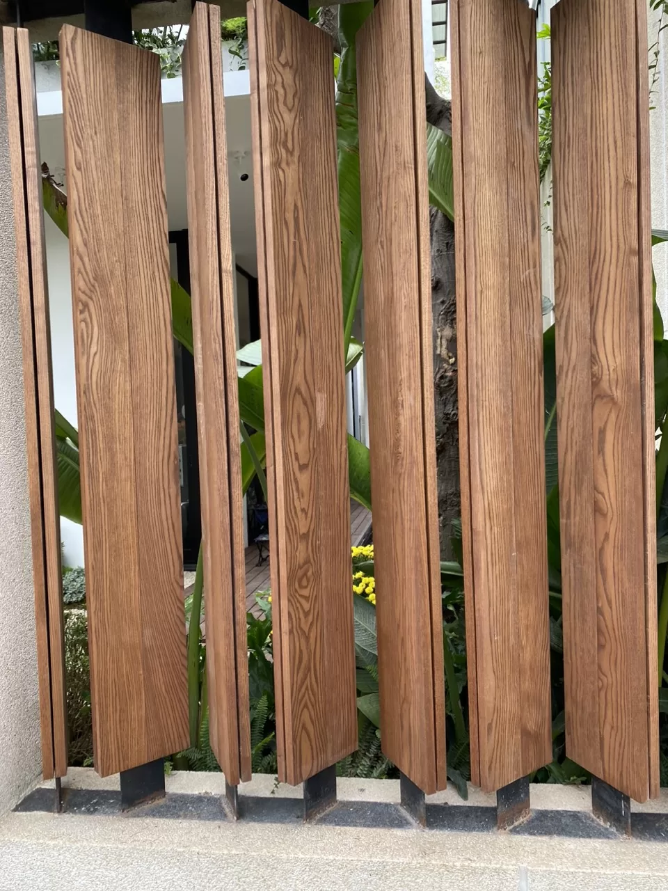 Hàng rào Gỗ công nghiệp ngoài trời