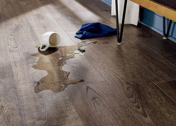 Nhược điểm của sàn gỗ cốt đen