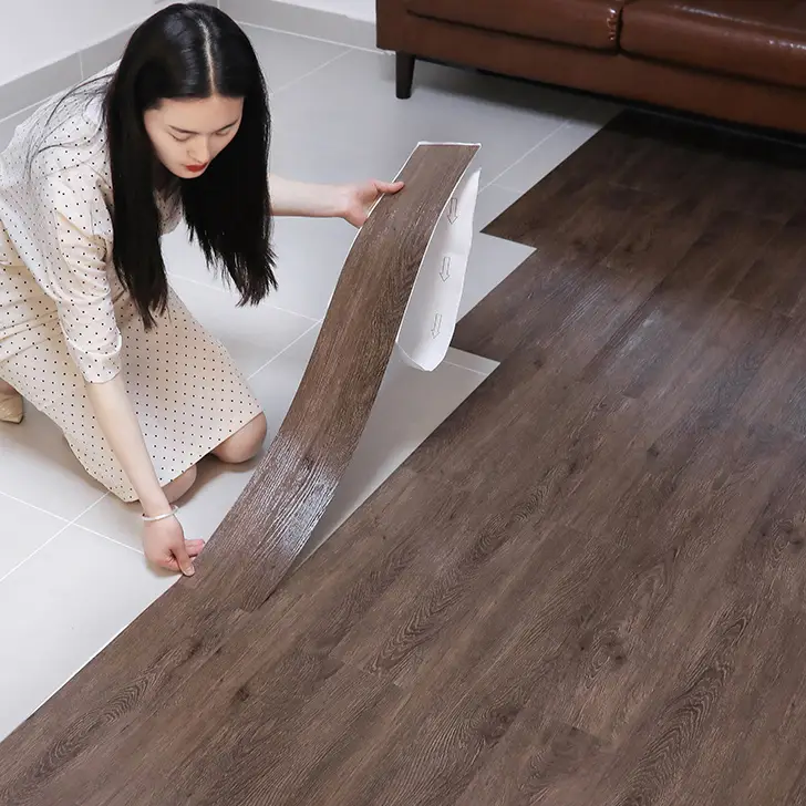 Những yếu tố ảnh hưởng đến báo giá Thi công sàn nhựa giả gỗ