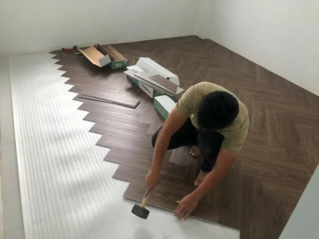 Quy trình thi công lắp đặt sàn gỗ chuyên nghiệp